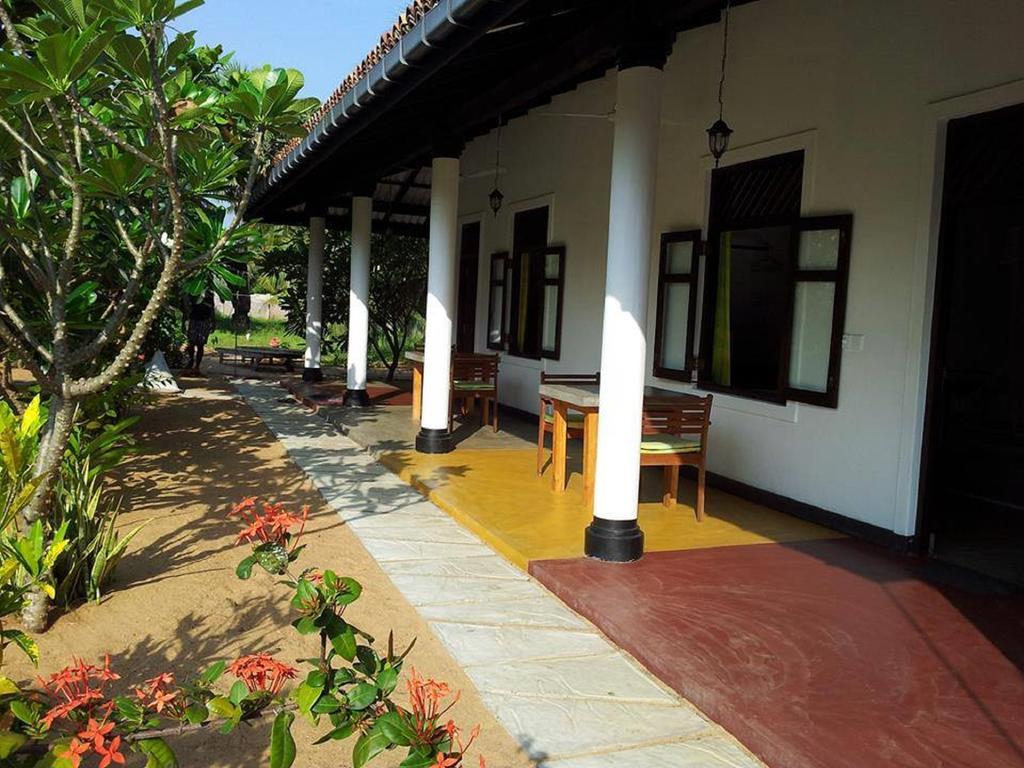 The Danish Villa Resort Baie d'Arugam Extérieur photo