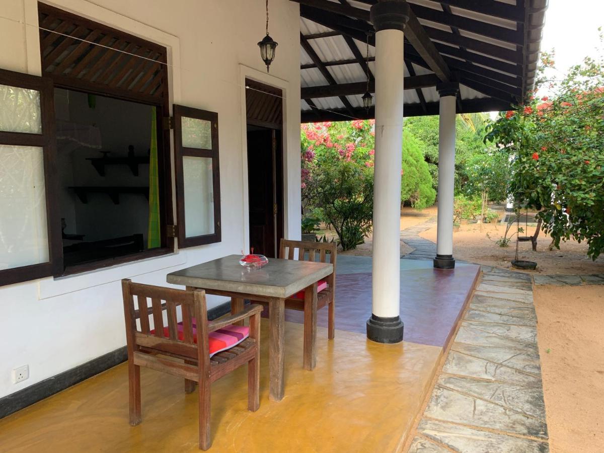 The Danish Villa Resort Baie d'Arugam Extérieur photo