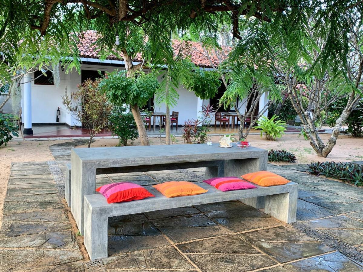 The Danish Villa Resort Baie d'Arugam Extérieur photo